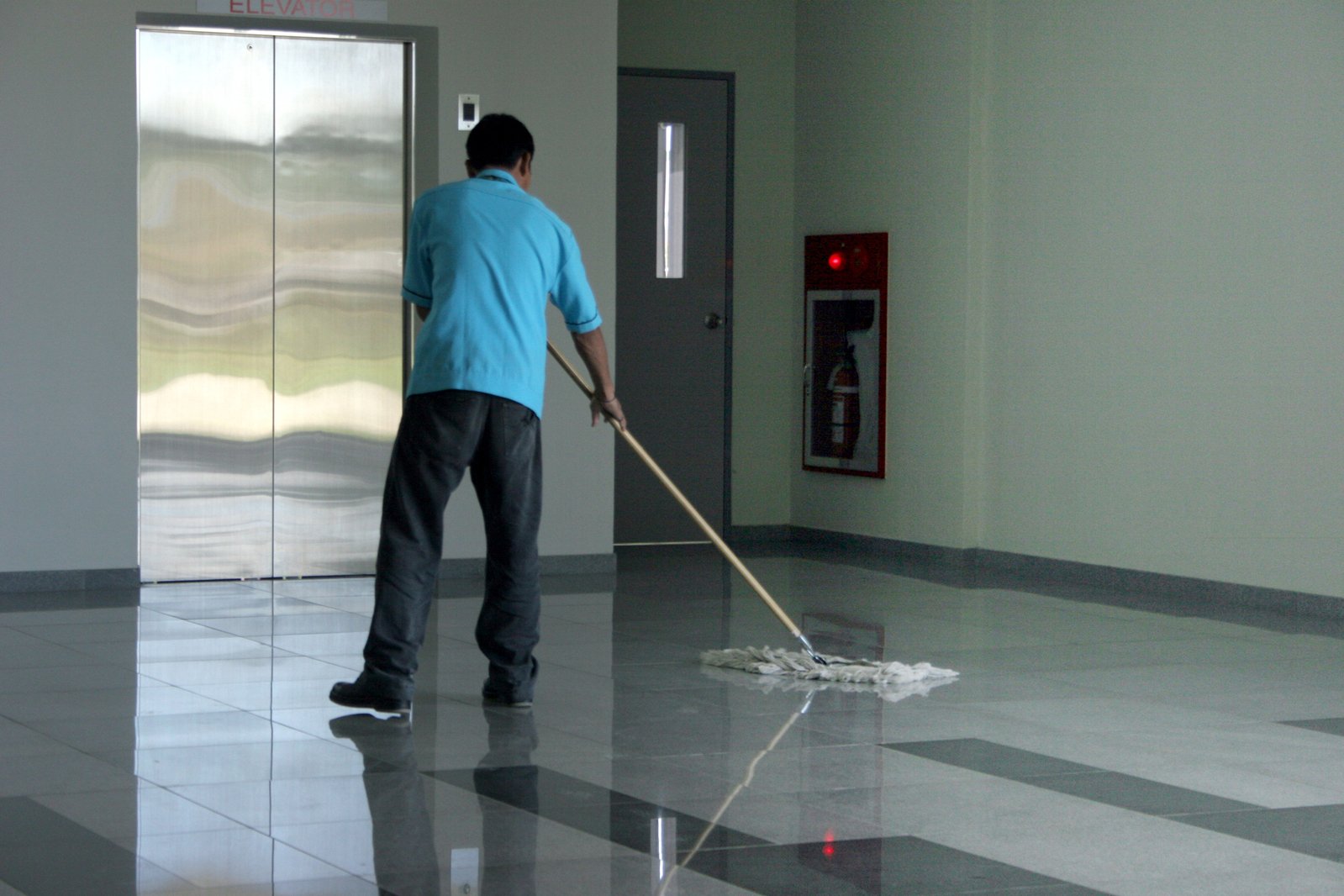 cleaning equipment suppliers in sharjah